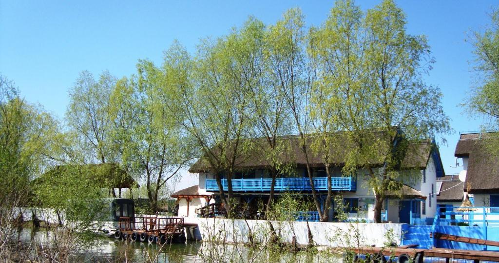 Casa Dintre Salcii Hotell Uzlina Eksteriør bilde