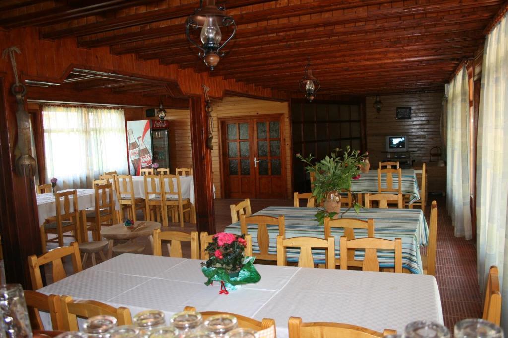 Casa Dintre Salcii Hotell Uzlina Eksteriør bilde